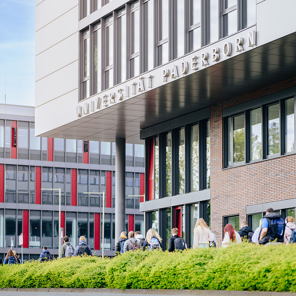 Das Q- und I-Gebäude der Universität Paderborn.