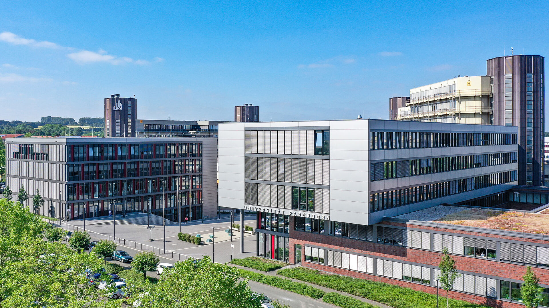 Luftbild vom Haupteingang der Universität Paderborn