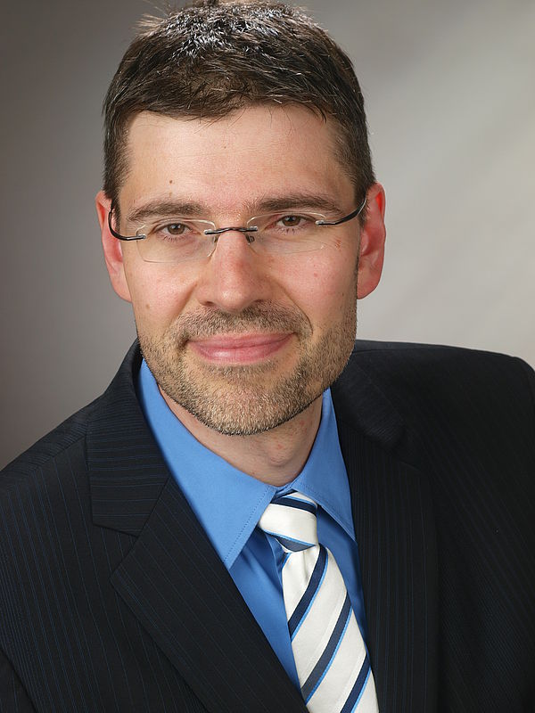 Dr.-Ing. Hans-<b>Joachim Schmid</b>, Lehrstuhl für - csm_Uni_Paderborn_-_Prof._Dr.-Ing._Hans-Joachim_Schmid_-_2008_12484c1914